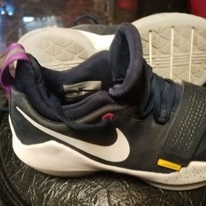 Nike~ PAUL GEORGE PG1 LOW GS Basketball Shoes 5Y